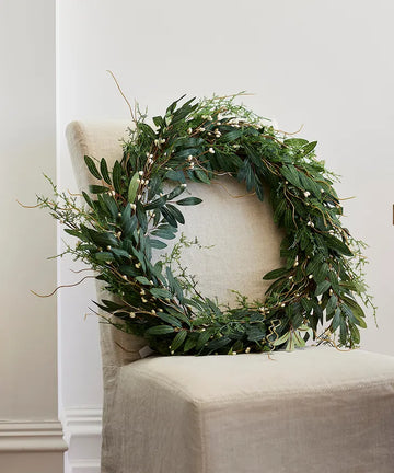 White Berry Wreath Large Chambers Design